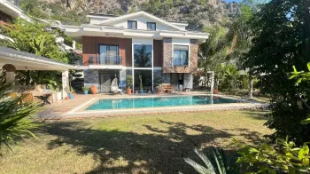 Havuzlu ve Bahçeli Göcek Özel Villa